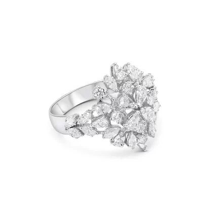 18K WHITE GOLD DIAMOND RING