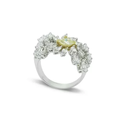 18K WHITE GOLD DIAMOND RING WITH YELLOW STONE