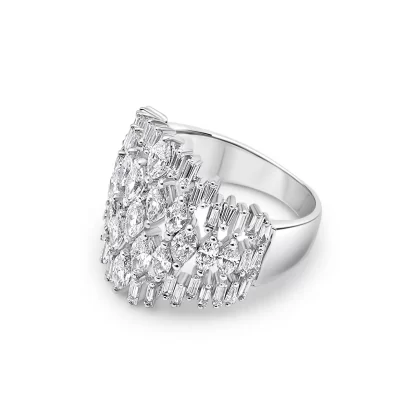 18K WHITE GOLD DIAMOND RING