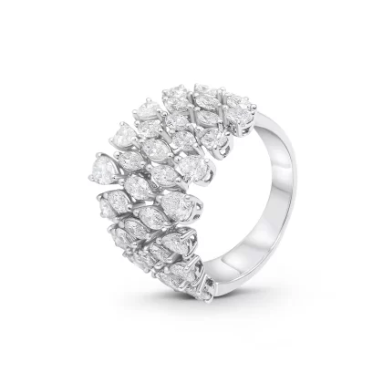 18K WHITE GOLD DIAMOND RING